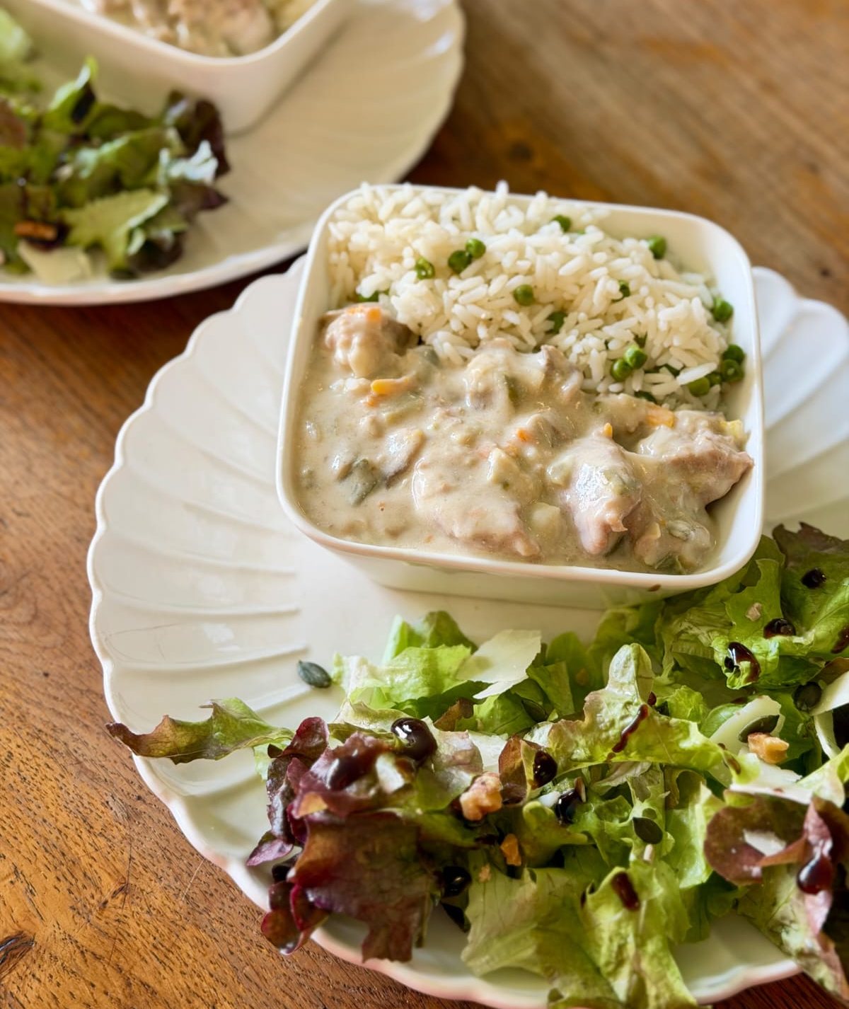Blanquette de veau, riz et salade, déjeuner fait maison au Comptoir